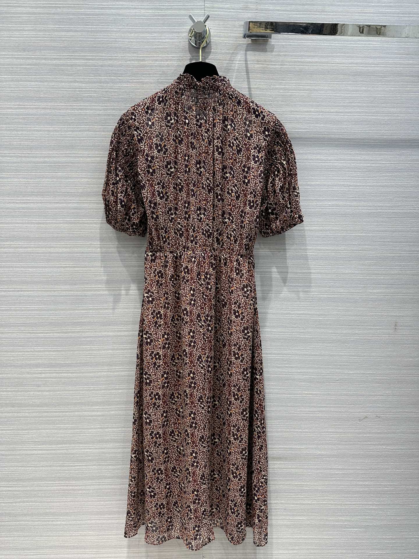 迪D家-2403 24春夏新品赫本風復古抽像元素印花絲質洋裝 紅色