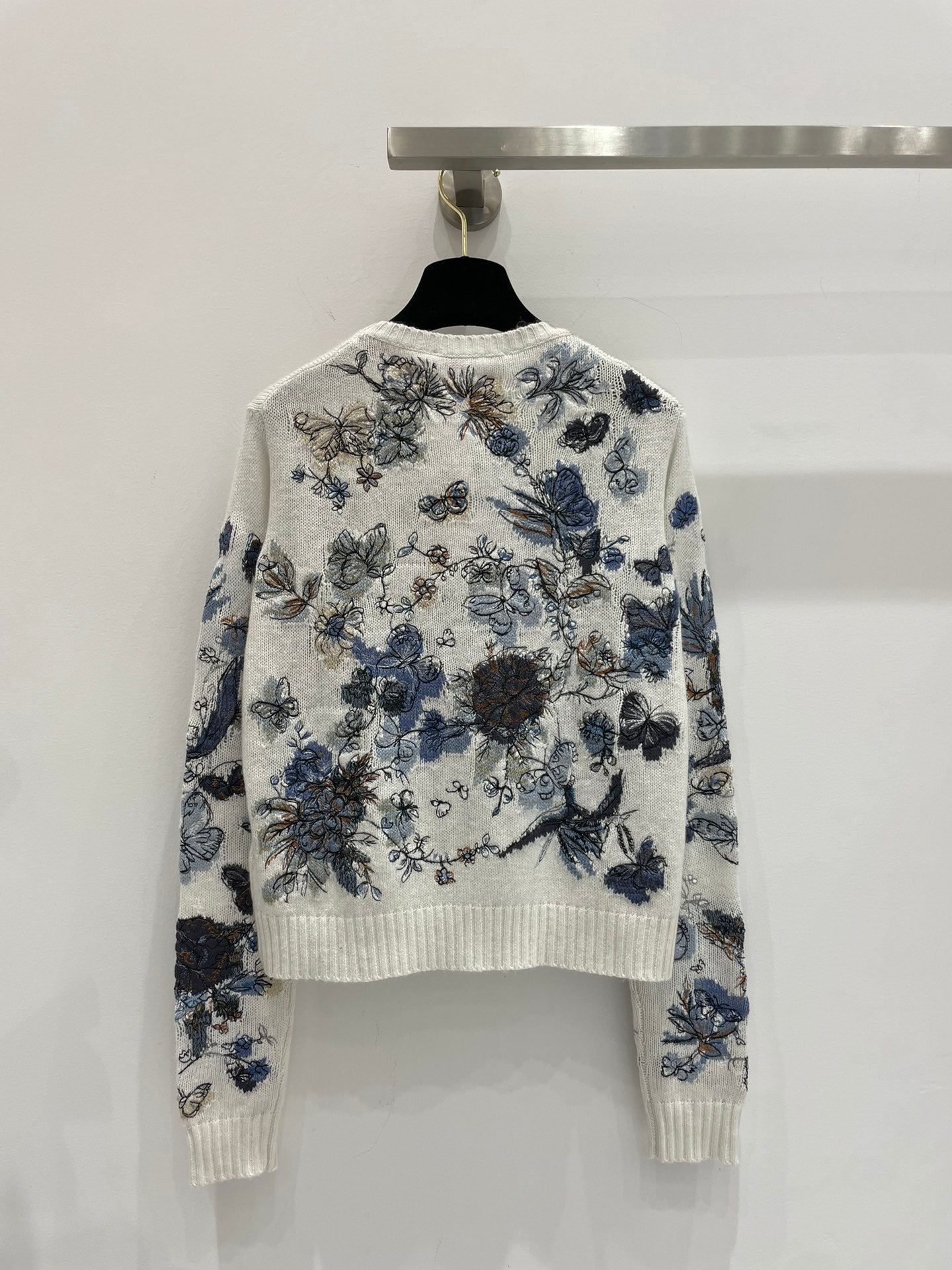 迪D家-2403 新品滿繡蝴蝶花卉羊絨刺繡套頭衫