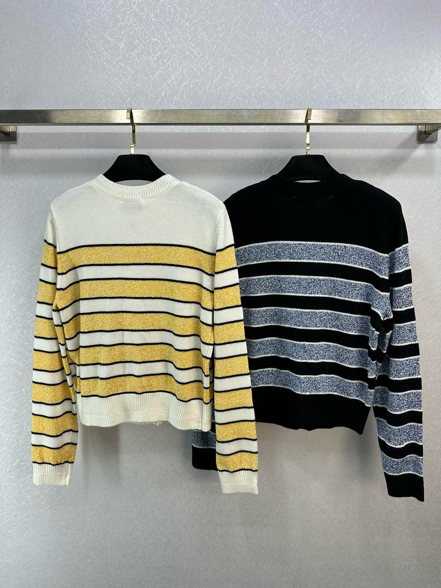 小香家-2403 24春夏圓領奢華鑽章百搭高級開衫