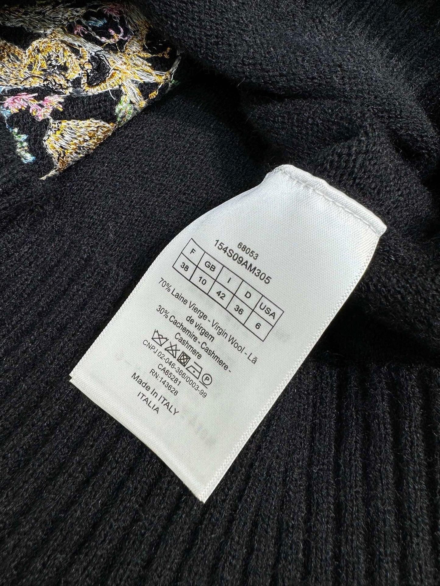 迪D家-2403 24早春最新系列重工刺繡針織短袖 黑色
