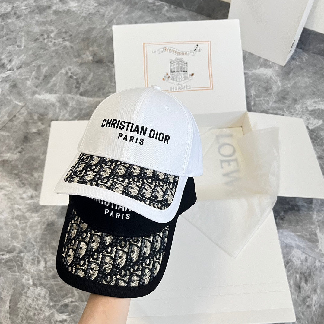 迪D家-2024早春新款重工刺繡棒球帽 白色