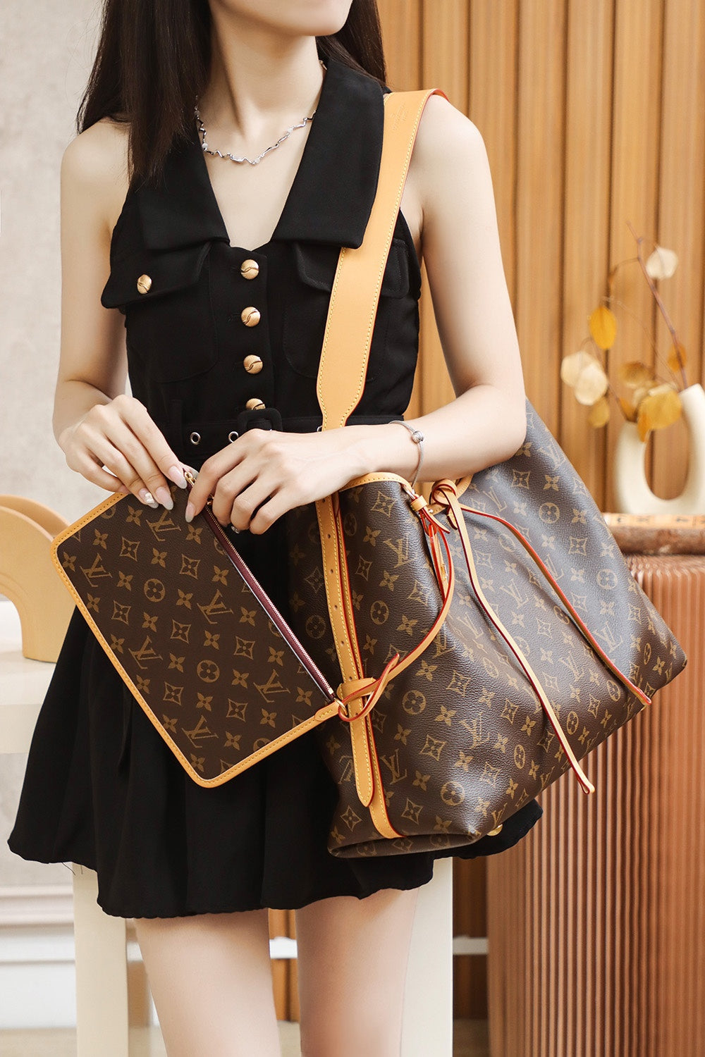 M46197 路L家-CarryAll MM 中號 上身圖