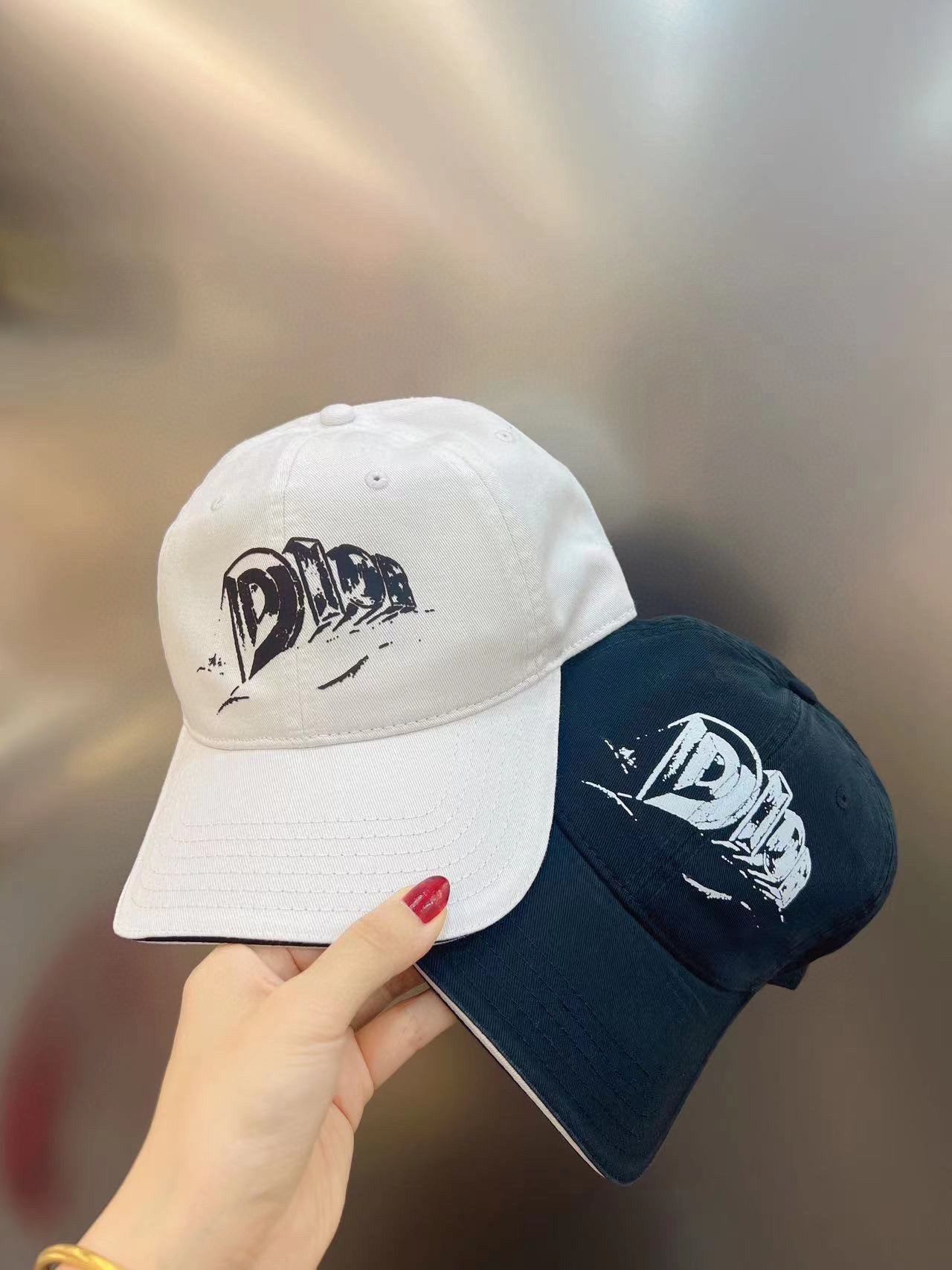 迪D家-官網新款塗鴉Logo棒球帽