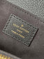 M46596 路L家-Pochette Métis East West 黑色
