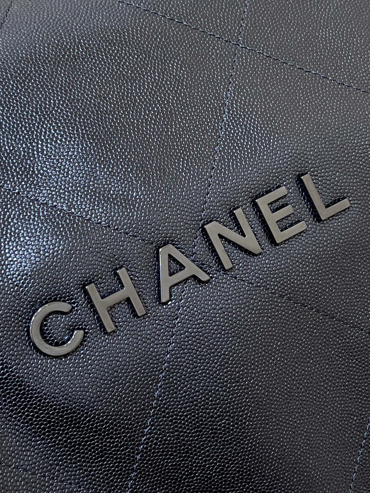 小香家-Chanel 22號手袋 魚子醬皮黑金色 中號