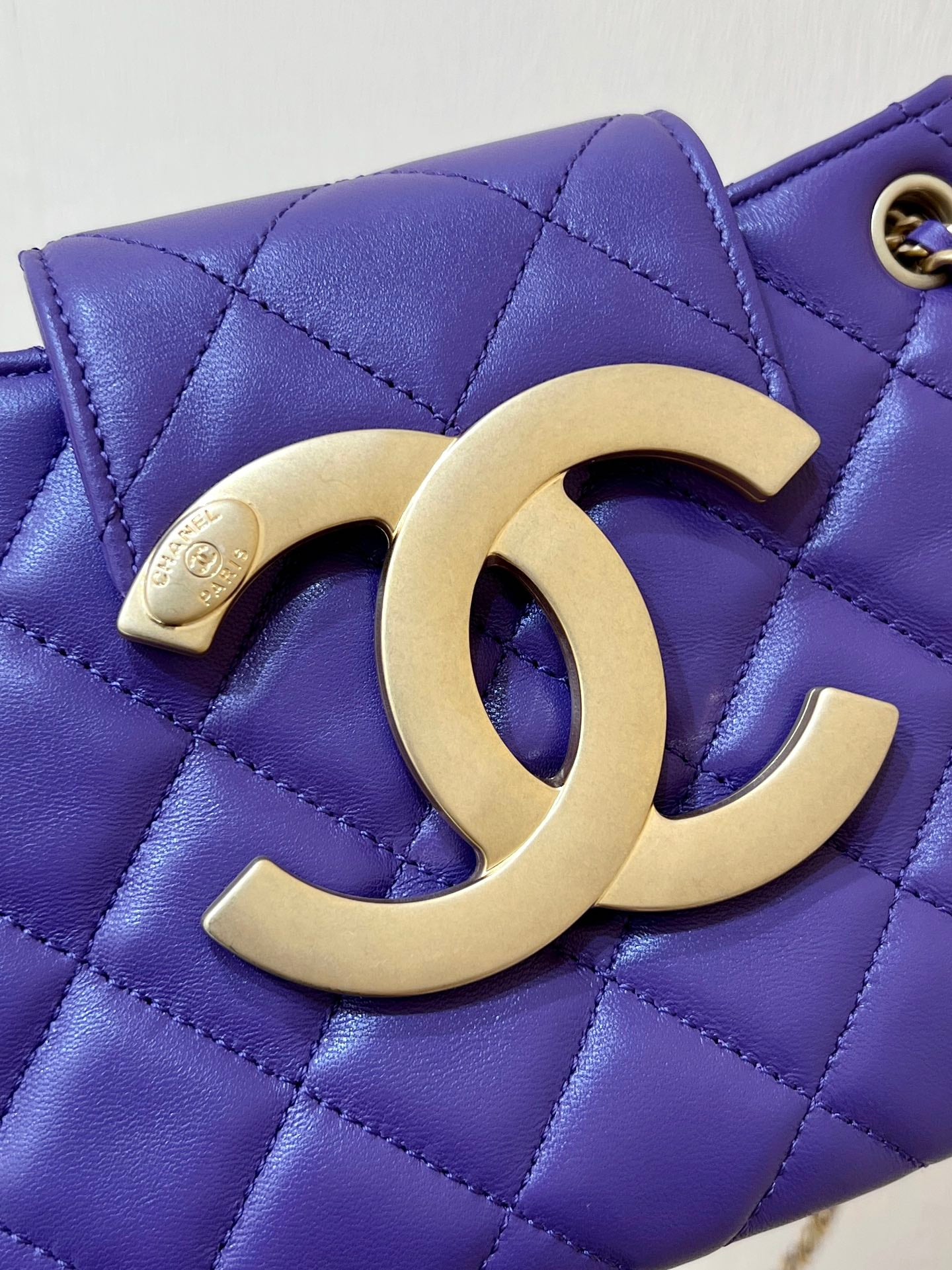 小香家-早春新款 24c 復古大雙C 郵差包 紫色