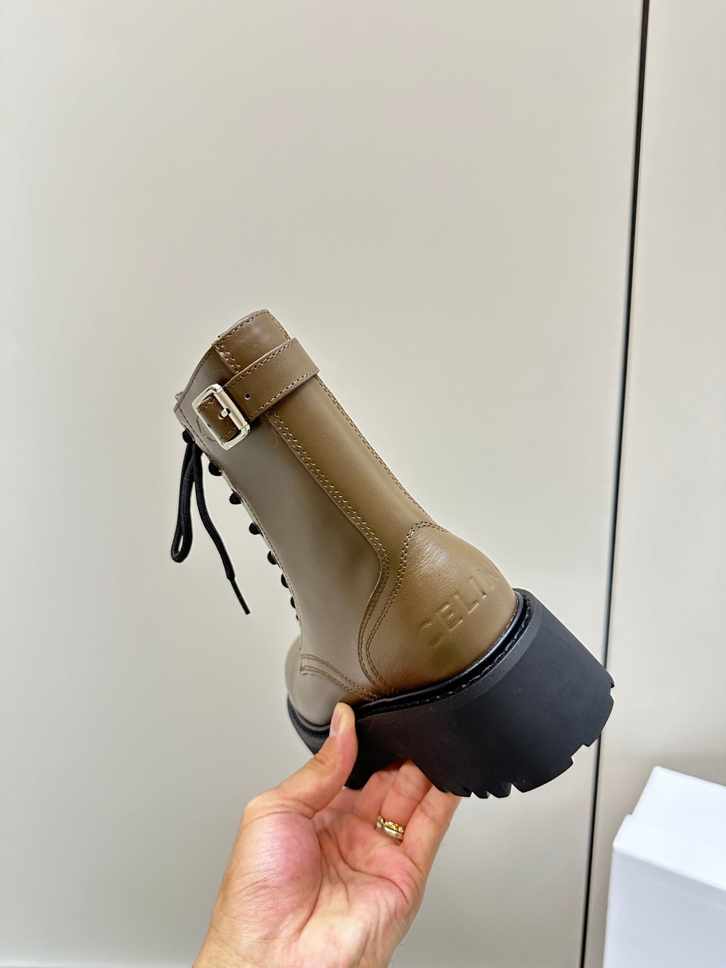 賽C家-小牛皮厚底增高馬丁靴 咖綠色
