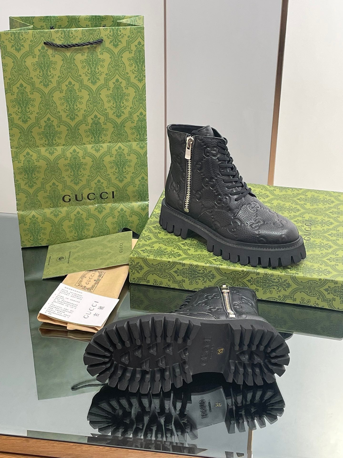 古G家-2023秋冬新款 雙G暗紋壓花短靴 黑色