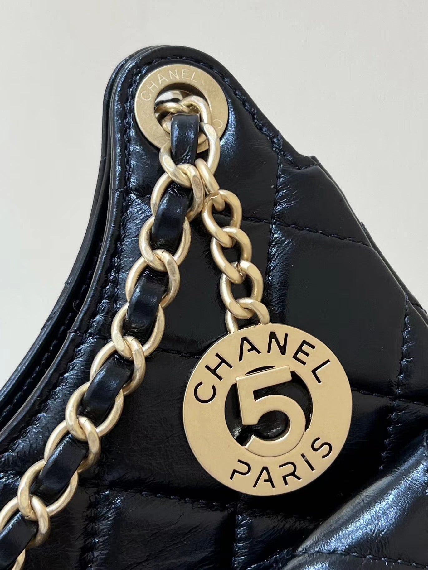 小香家-Chanel Hobo 23c早春款 油蠟皮黑色 大號