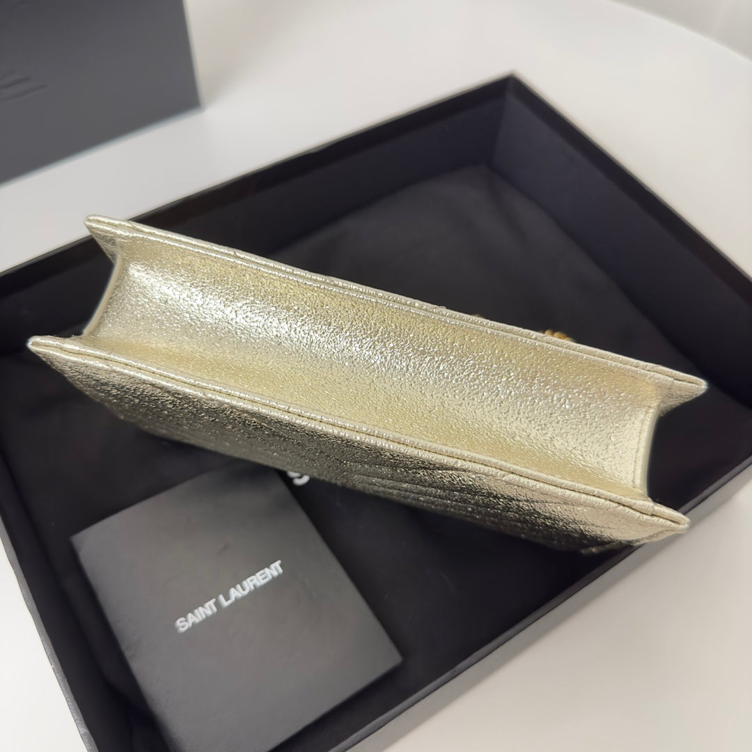 聖Y羅-MONOGRAM魚子醬 WOC 銀色金扣 19CM