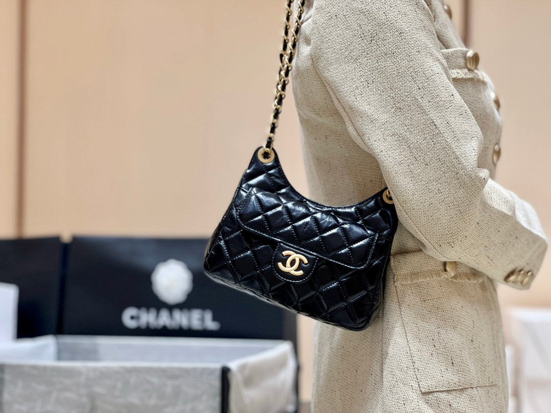 小香家-Chanel Hobo 23c早春款 油蠟皮黑色 小號