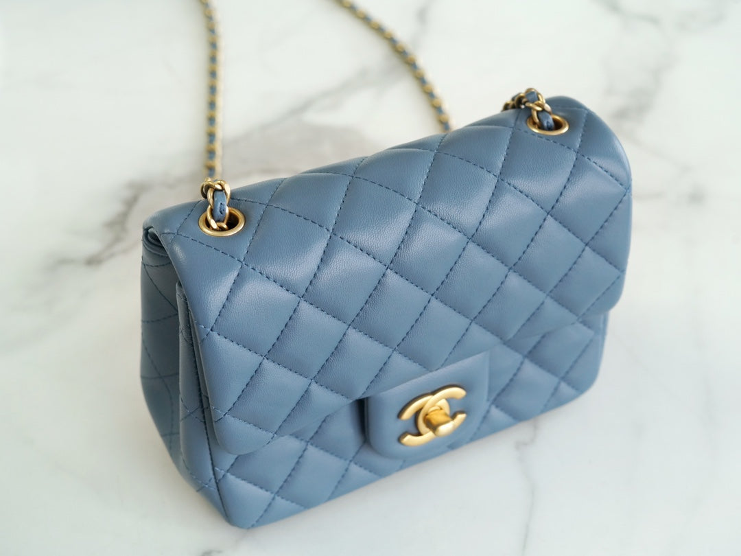 小香家_Chanel 23k 金球方胖子 霧霾藍色