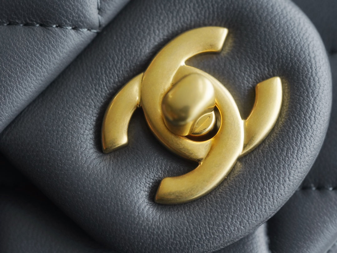 小香家-Chanel 23k 金球方胖子 深灰色大號