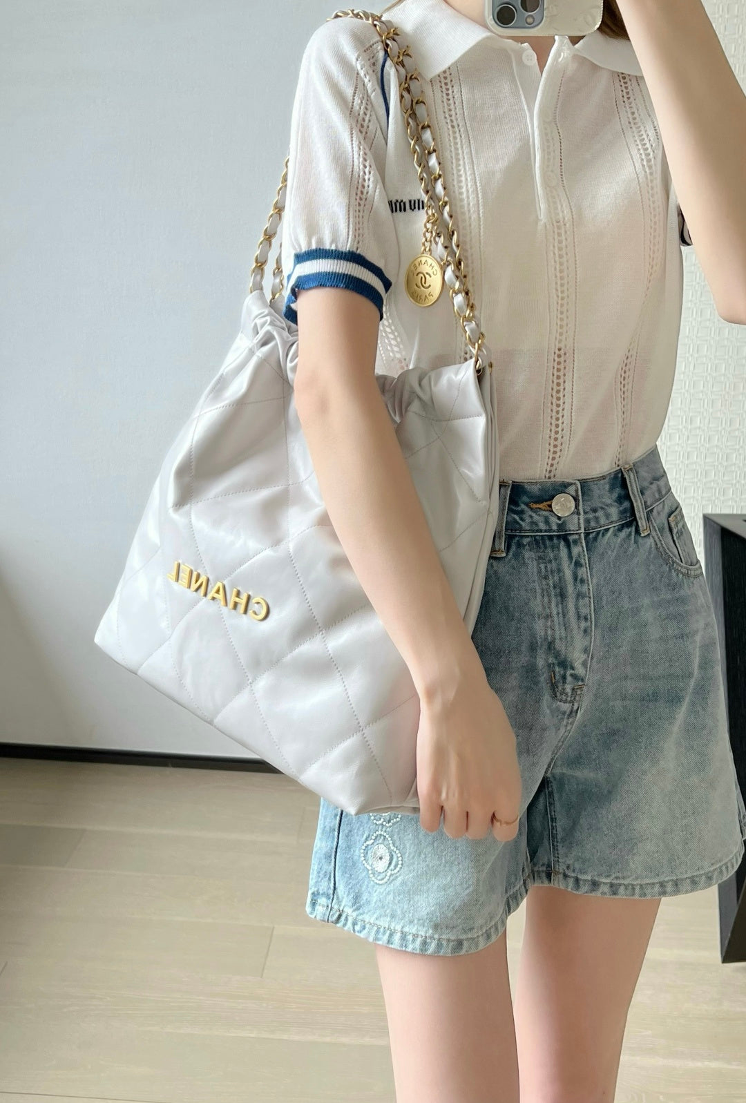 小香家-25P 22𝖡𝖺𝗀 淡灰色中號-白色金扣