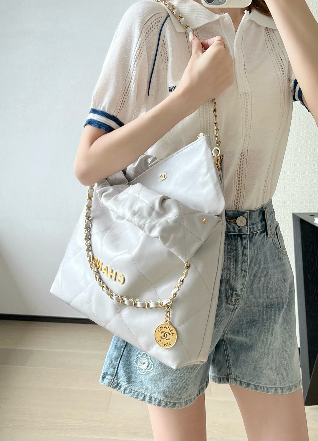 小香家-25P 22𝖡𝖺𝗀 淡灰色中號-白色金扣