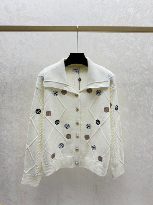 小香家-雪花刺繡高領針織長袖開襟衫 白色