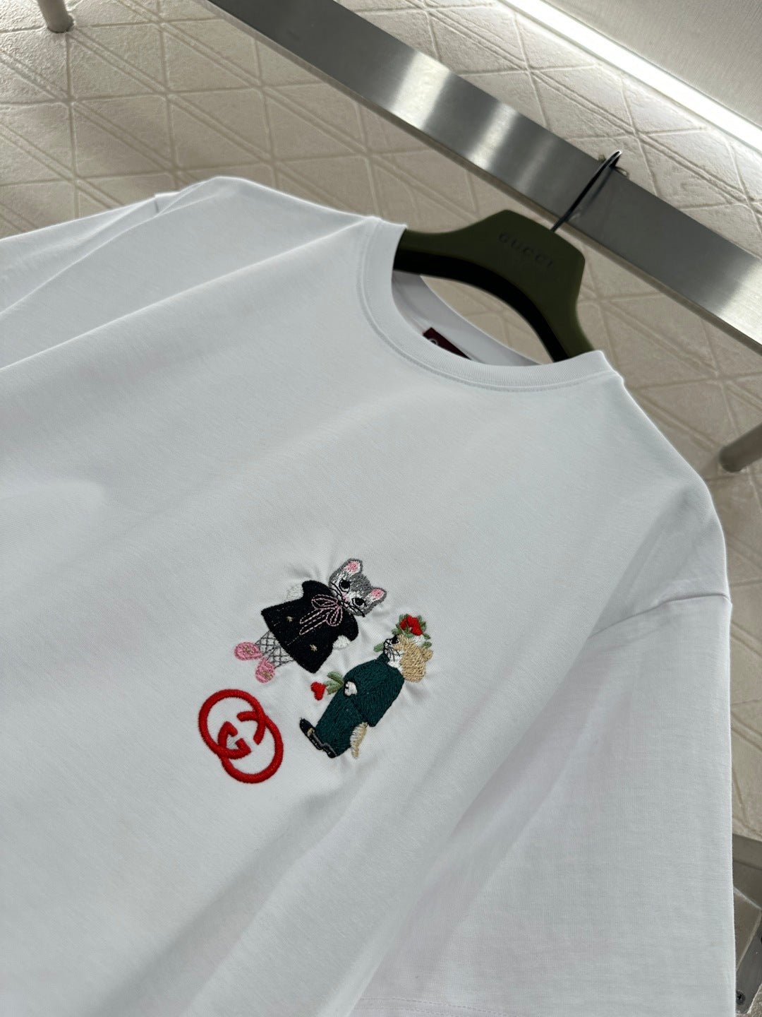 古G家-25圓領刺繡卡通標誌𝑇𝑒𝑒 白色