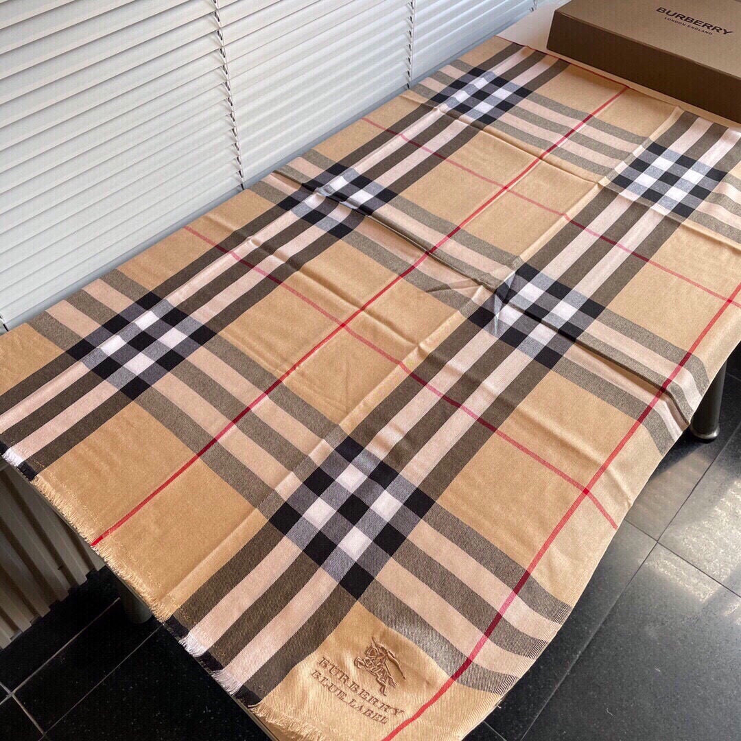 巴B家-羊絨格紋方巾 70*200cm
