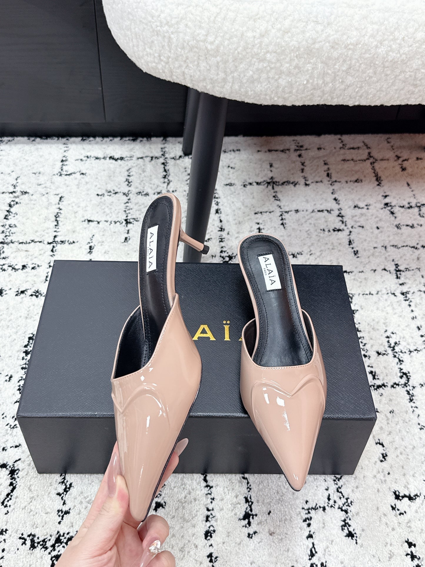 Ala-260707漆皮愛心尖頭高跟半拖