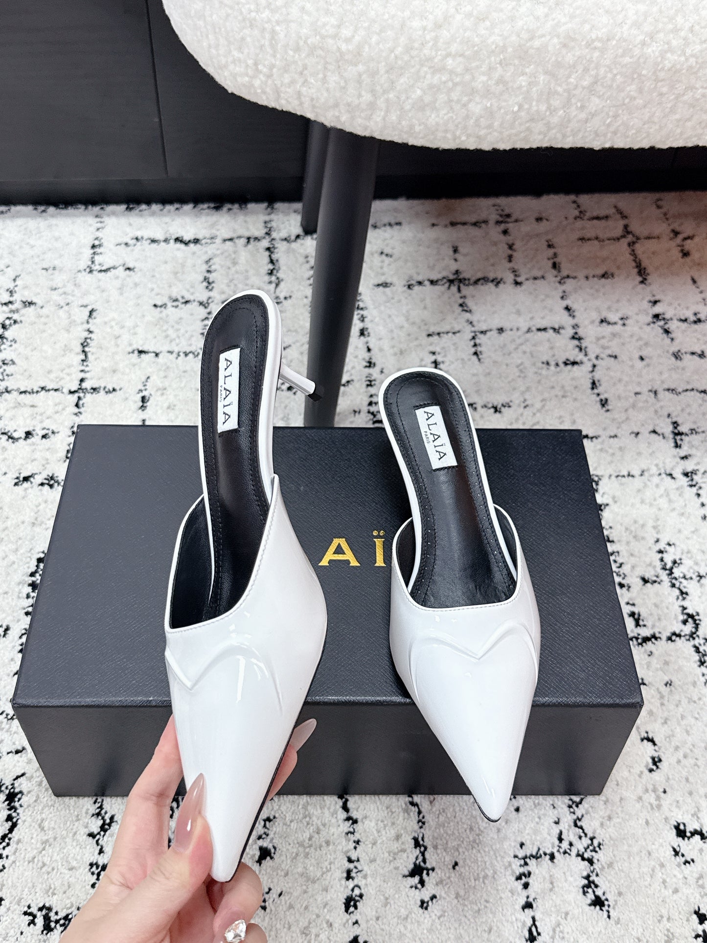 Ala-260707漆皮愛心尖頭高跟半拖 白色