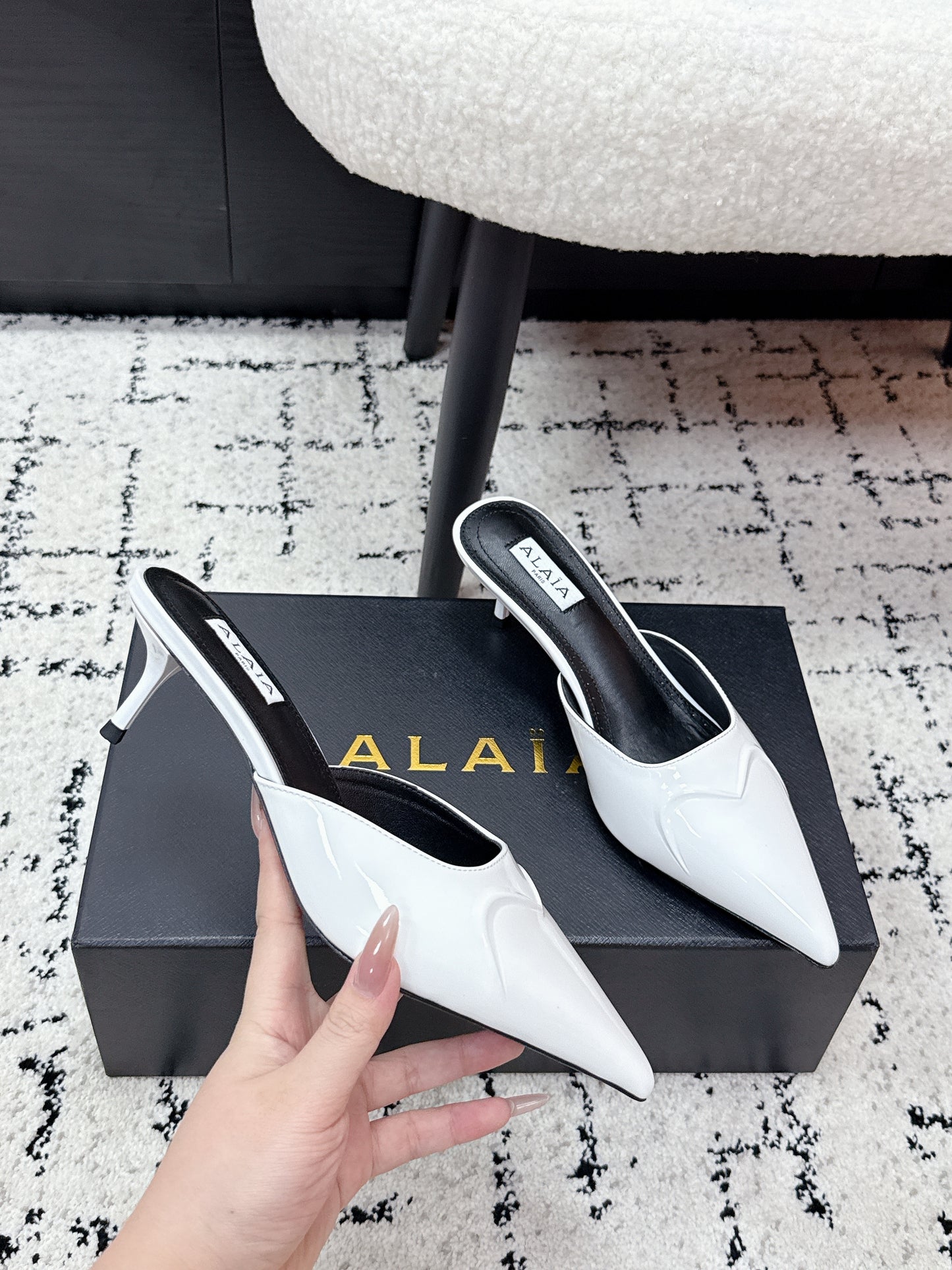Ala-260707漆皮愛心尖頭高跟半拖 白色