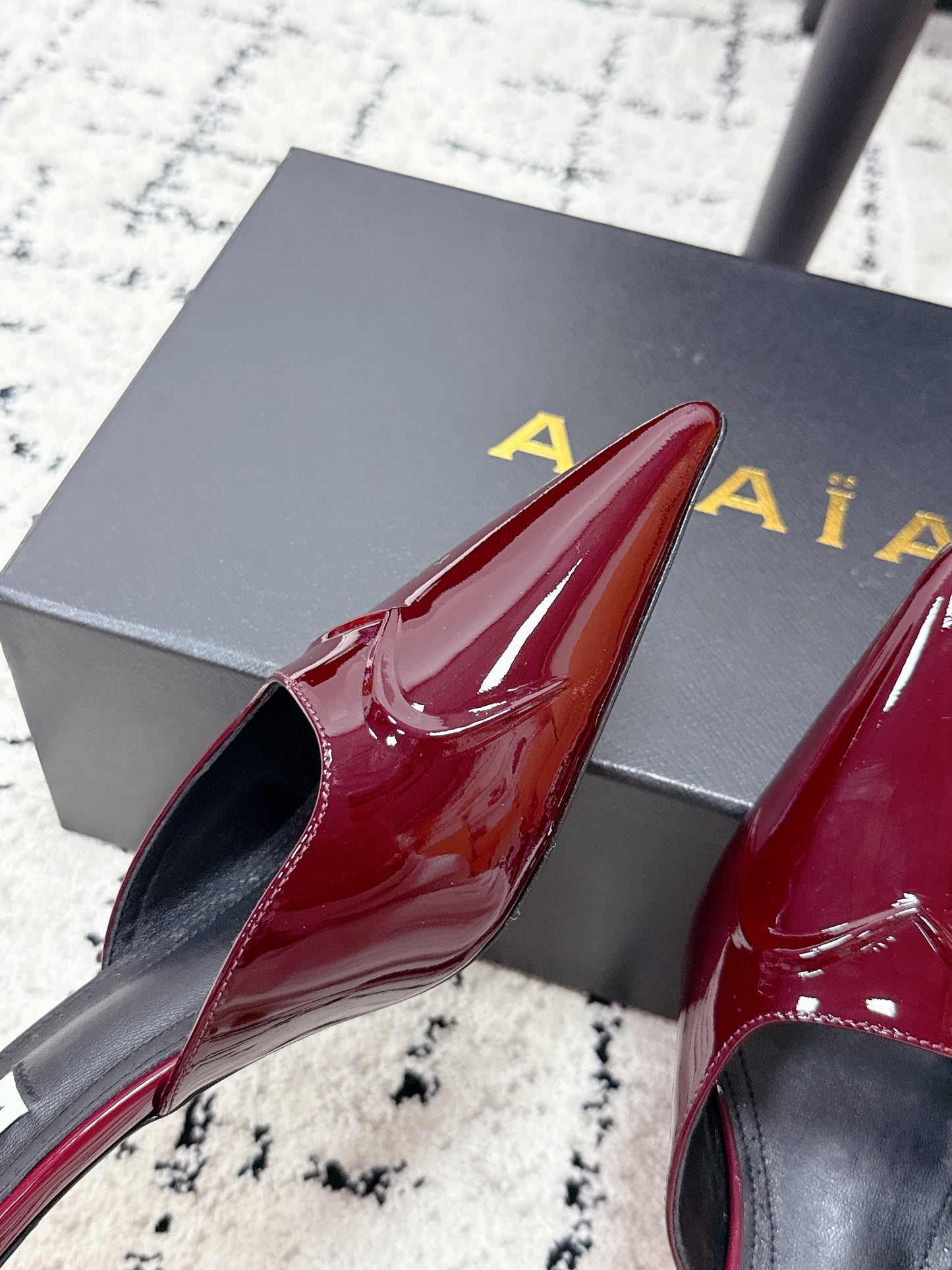 Ala-260707漆皮愛心尖頭高跟半拖 紅色
