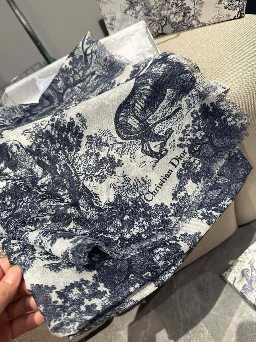 迪D家-羊絨圍巾 140*180cm 長款披肩