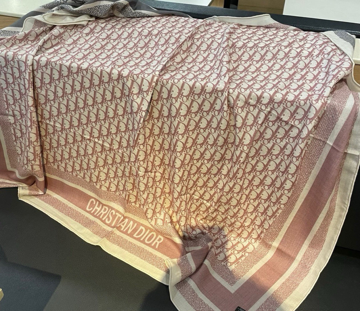 迪D家-雙面異色 羊絨方巾 140cm*140cm