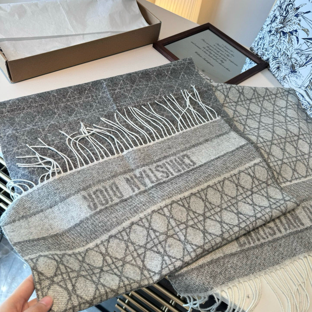 迪D家-菱格銀絲羊絨 50*200cm 雙面提花大披肩