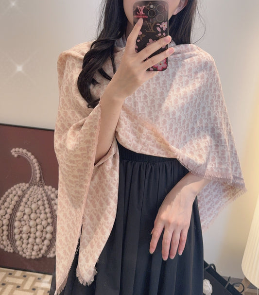 迪D家-絲絨方巾雙面同色 140cm*140cm 70%羊絨+30％真絲