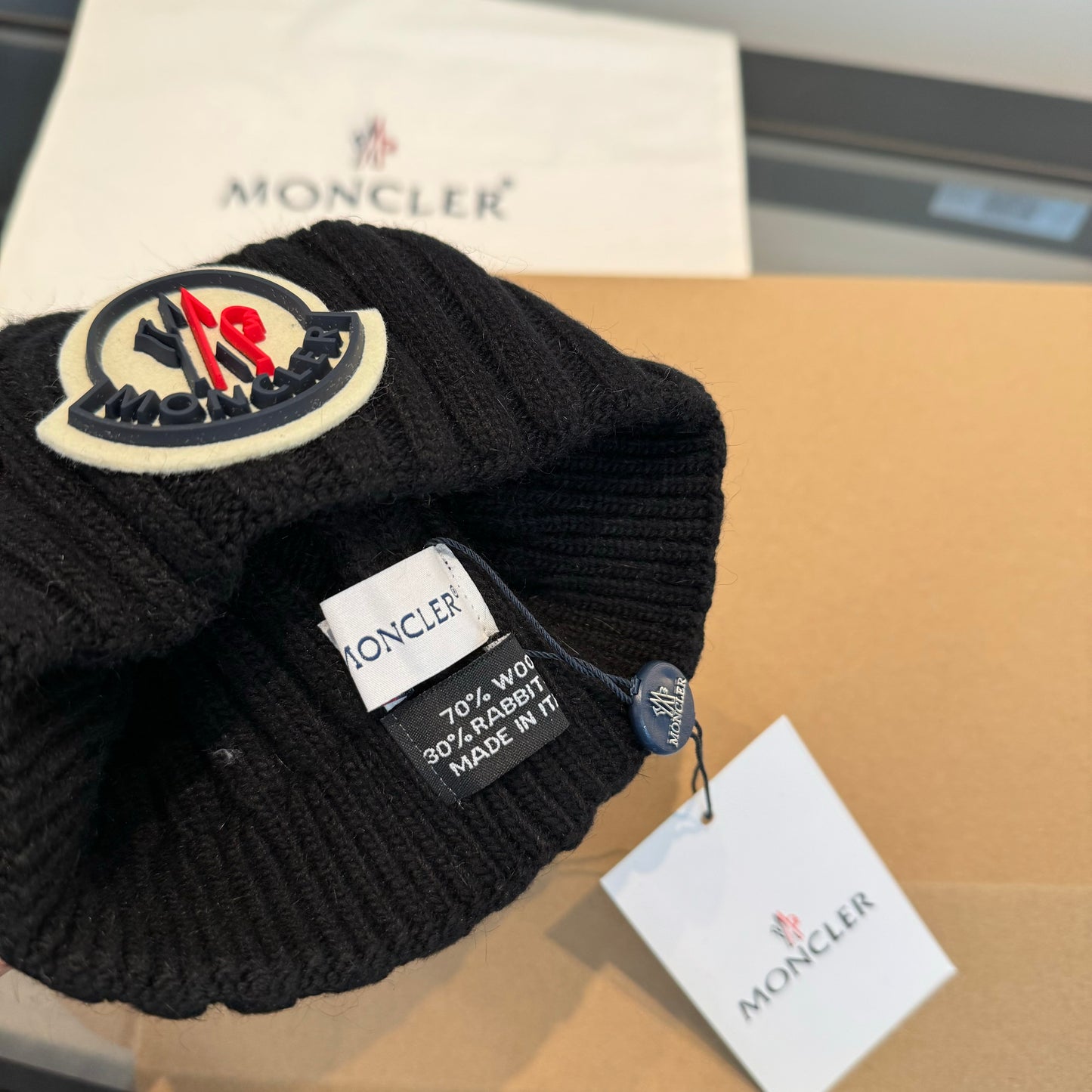 Moncler-新款羊毛線帽-黑色