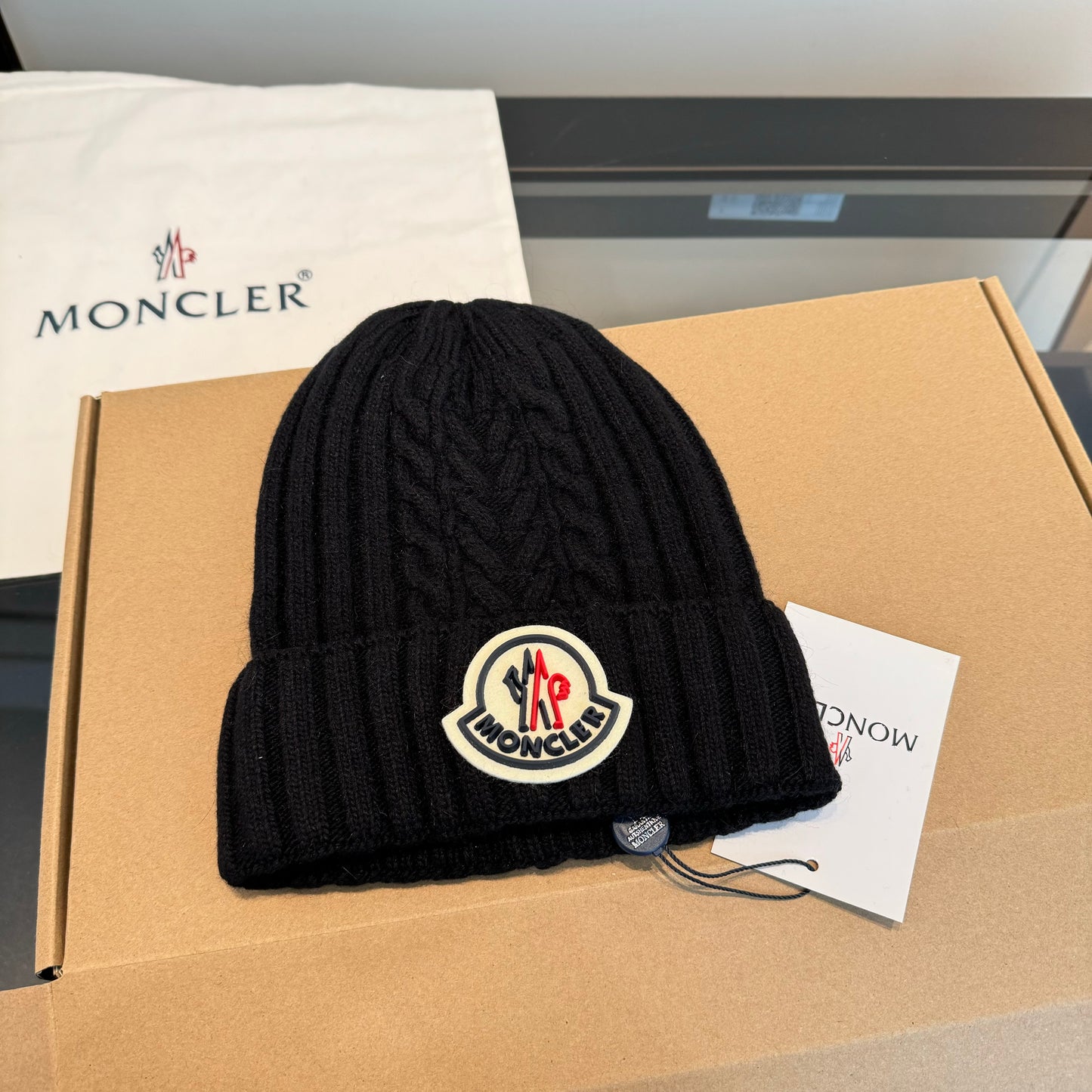 Moncler-新款羊毛線帽-黑色