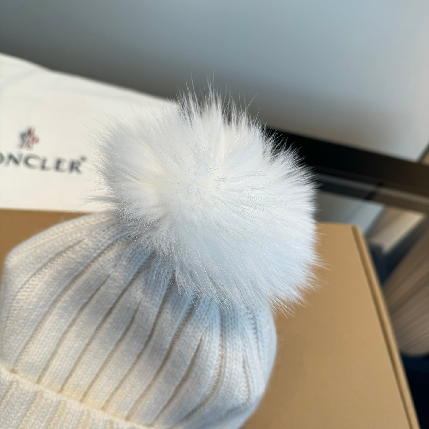 Moncler-新款羊毛線帽-白色
