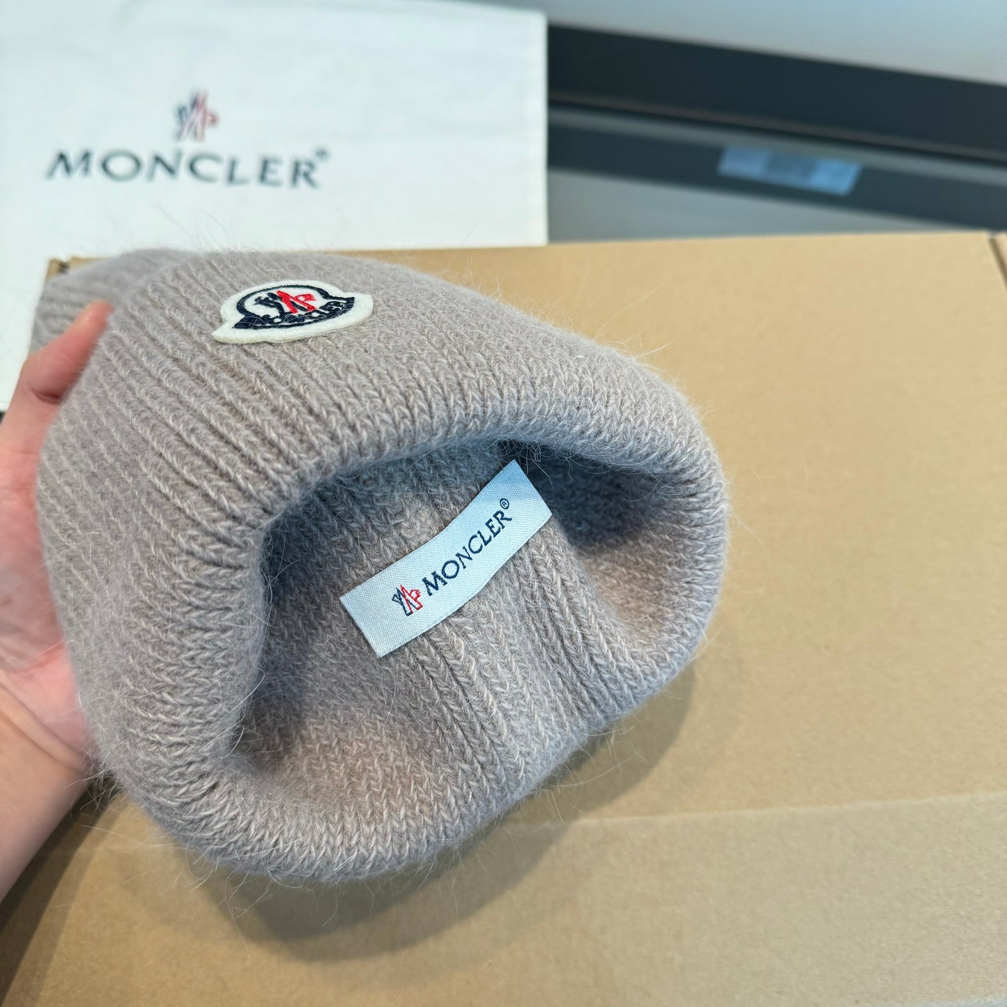 Moncler-新款毛線帽-灰色