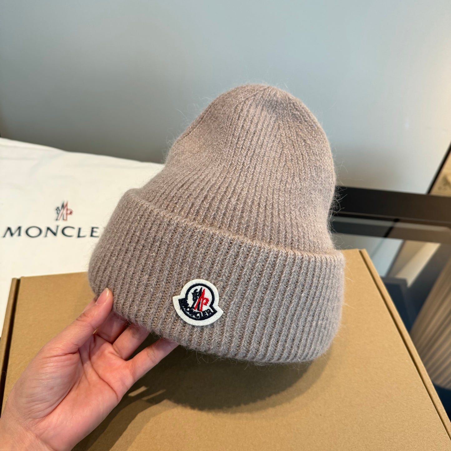 Moncler-新款毛線帽-灰色