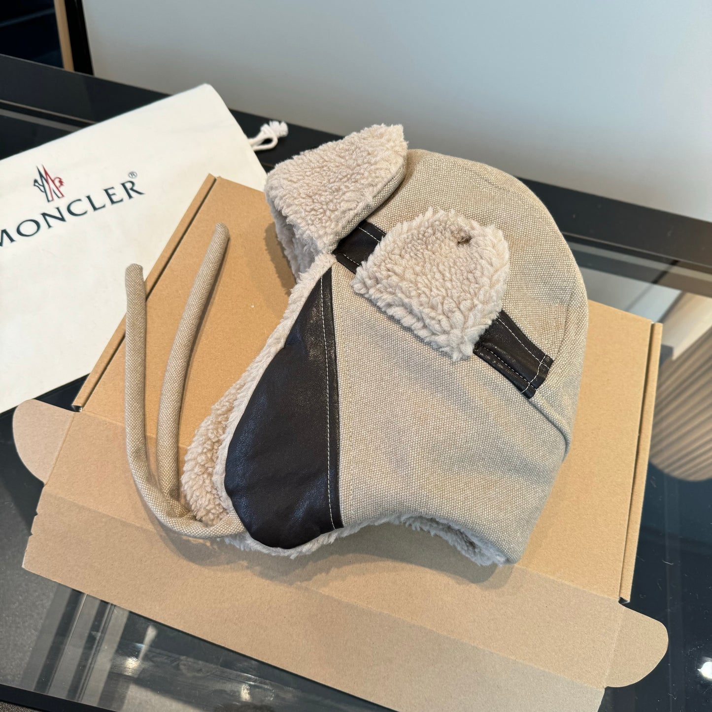 Moncler-新款護耳帽 秋冬單品