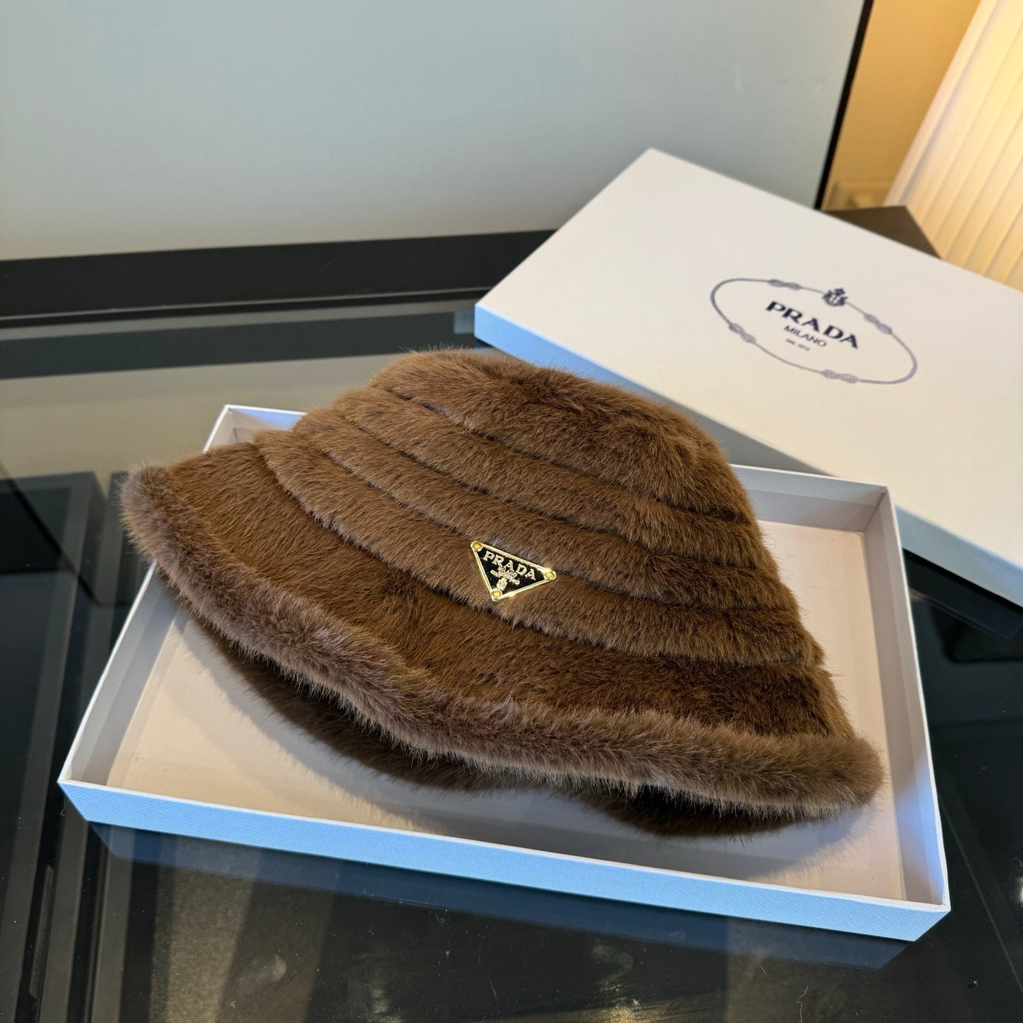 普P家-新款鹿皮絨漁夫帽 加絨護耳帽-咖啡色