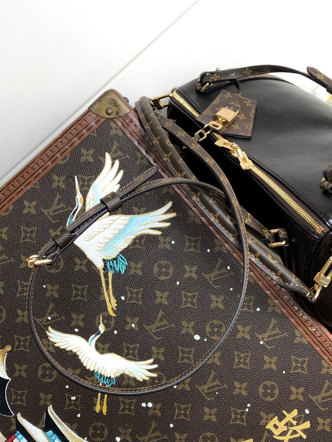 路L家-𝑴𝟐𝟔𝟑𝟓𝟗 𝐄𝐗𝐏𝐑𝐄𝐒𝐒 𝑴𝑴 中号
