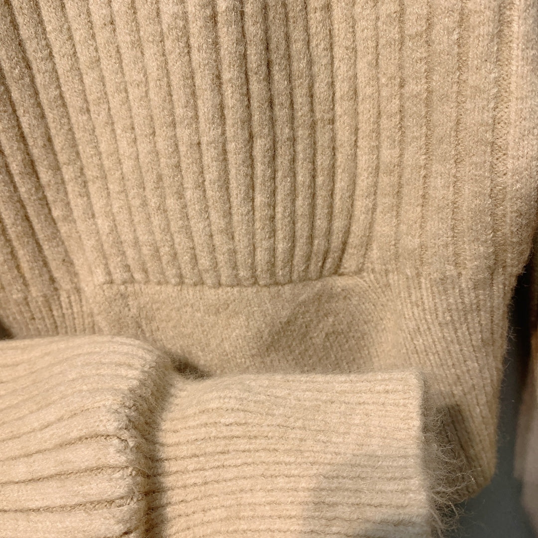 穆M家-牛仔拼接翻領刺繡字母上衣 米色