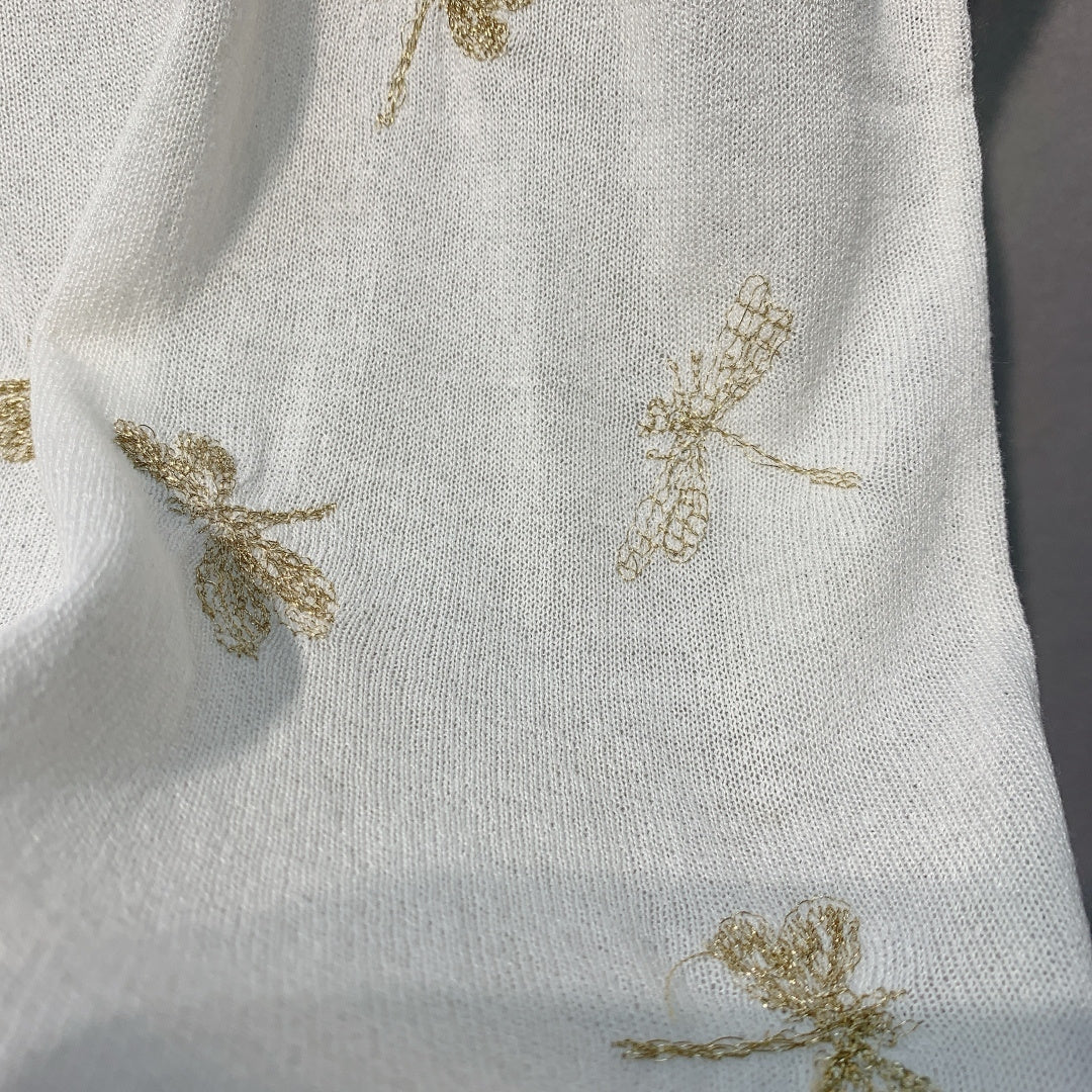 迪D家-圓領輕薄蜻蜓刺繡短袖 白金