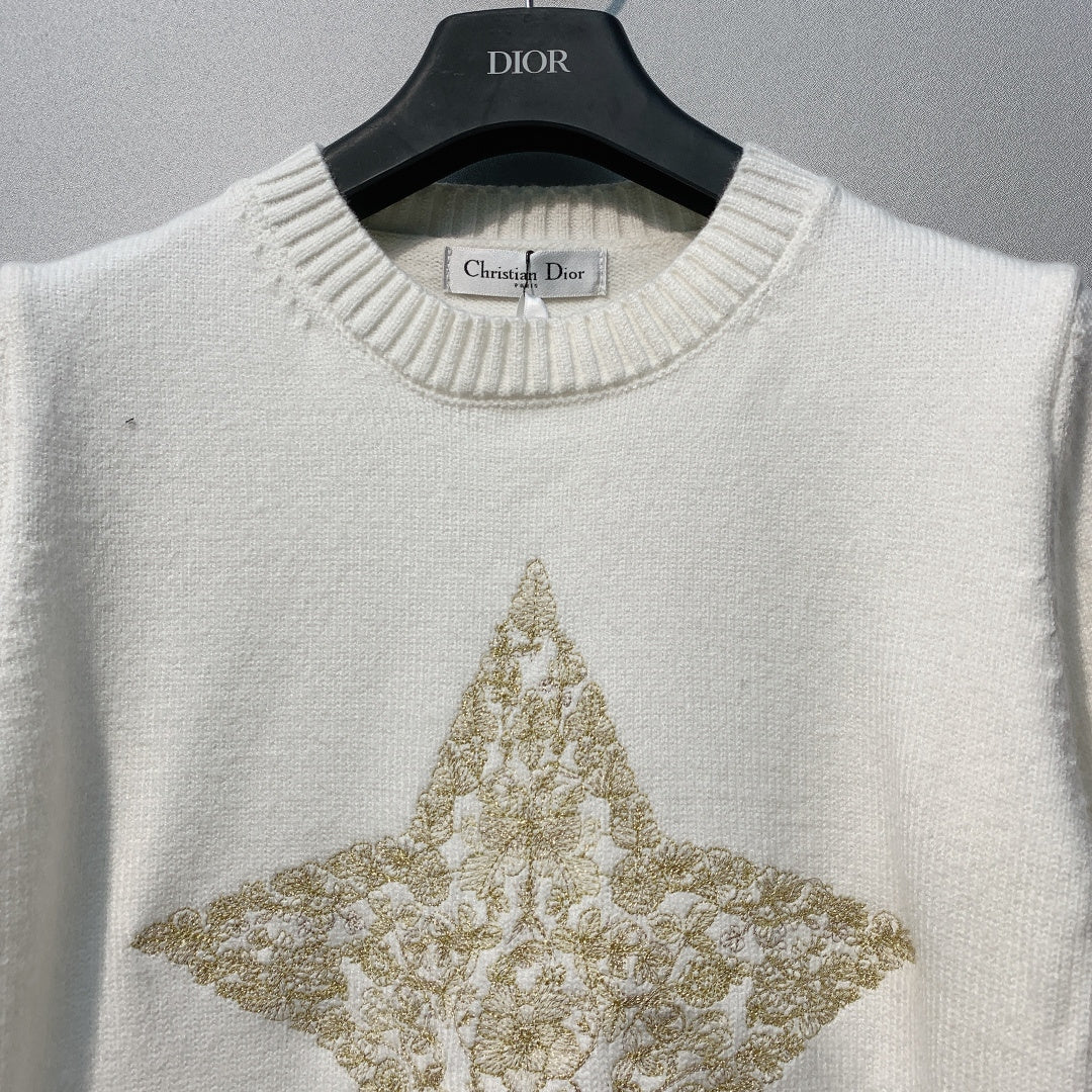 迪D家-圓領刺繡幸運星短袖上衣 白色