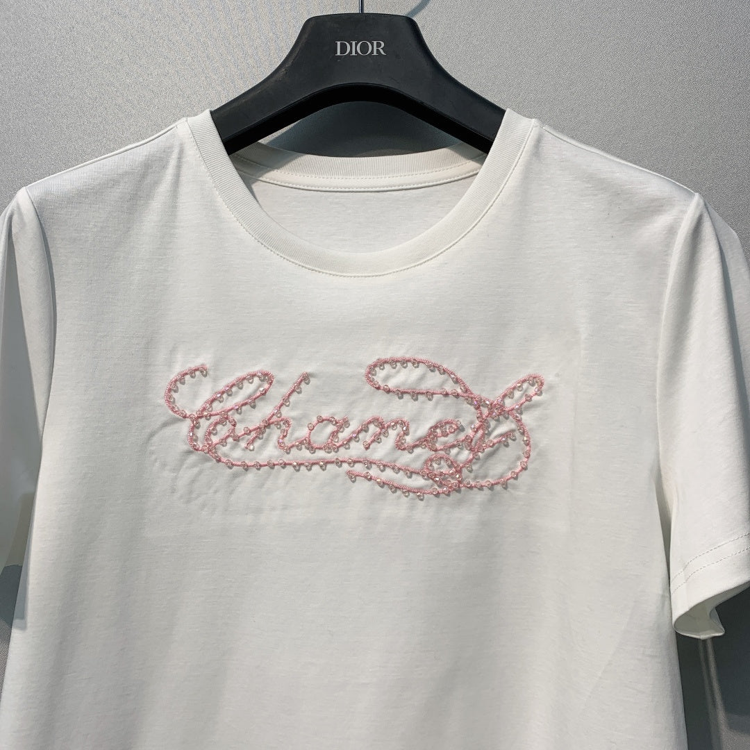 小香家-草寫刺繡白色短袖T