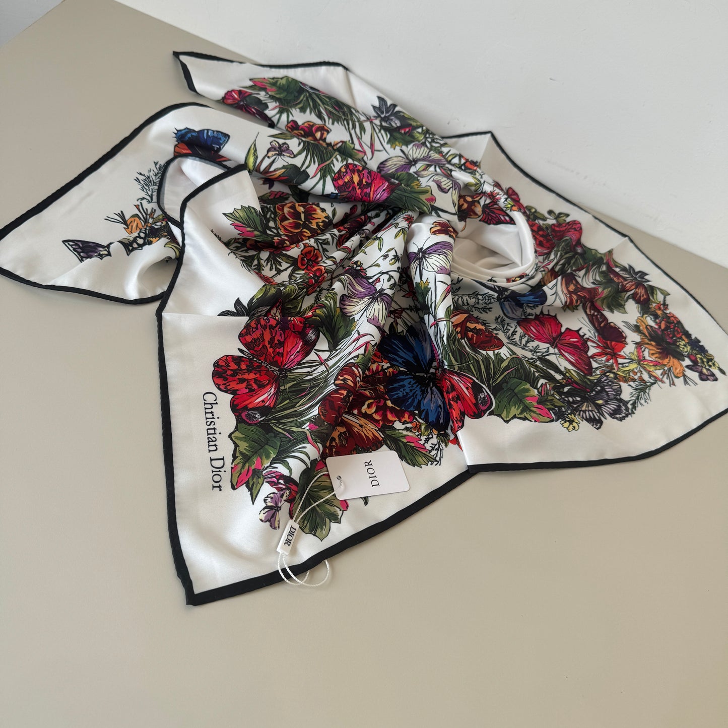 迪D家-花卉方巾 90x90cm 真絲