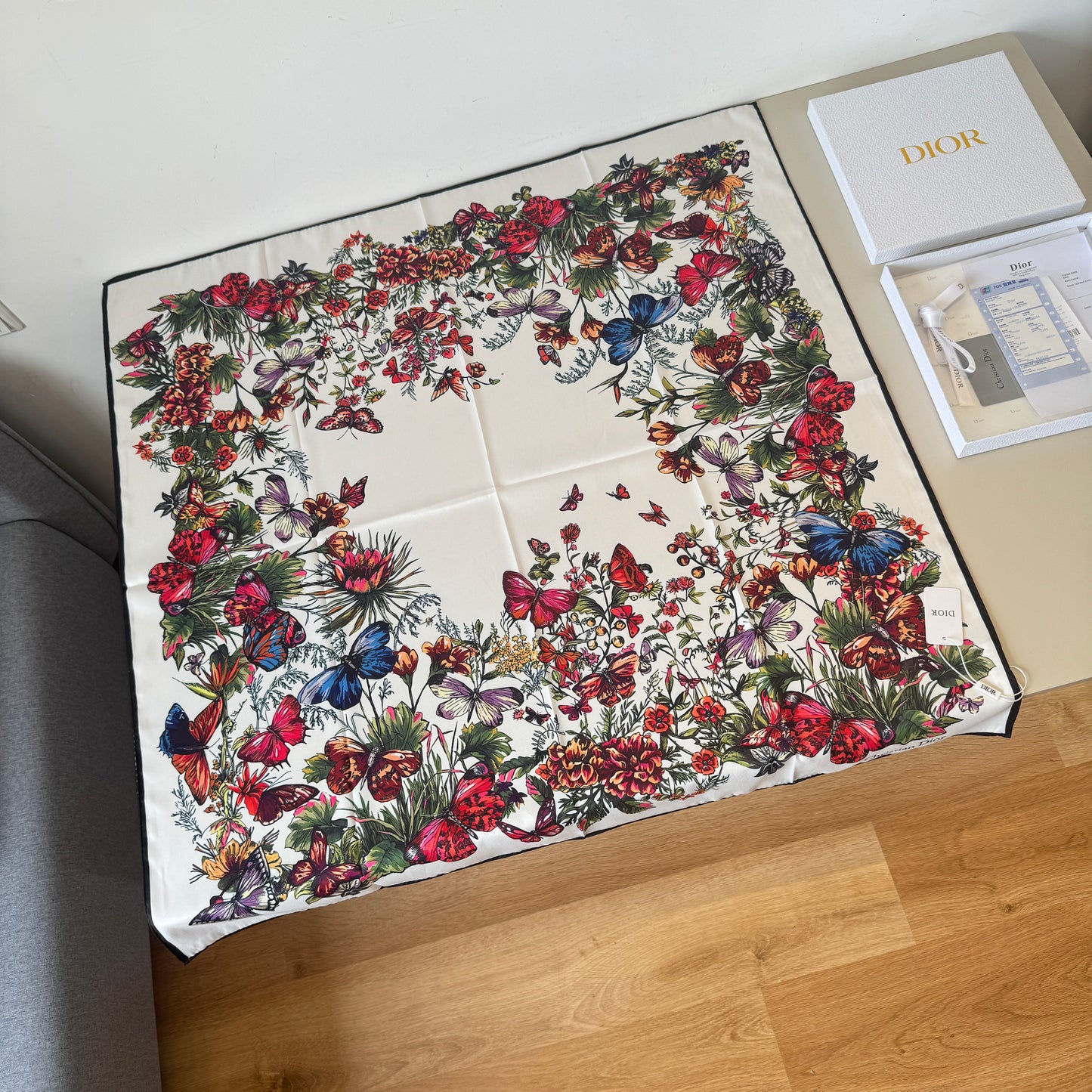 迪D家-花卉方巾 90x90cm 真絲