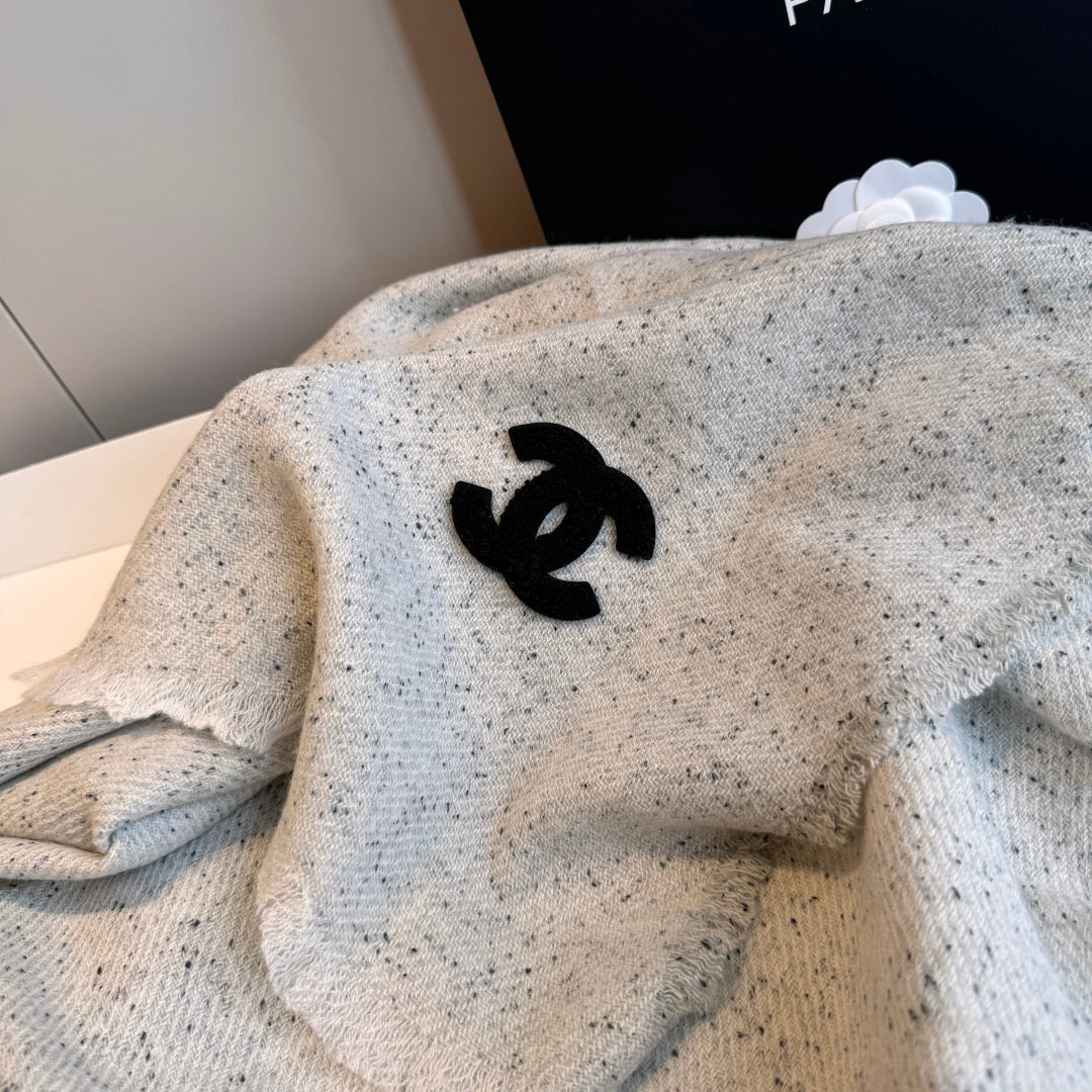 小香家-羊絨輕縮圍巾 70x 180cm