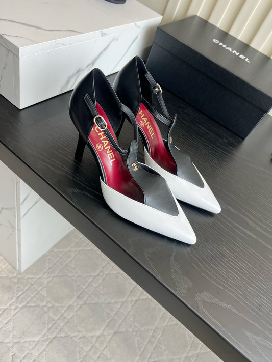 小香家-撞色T帶尖頭細跟 白色