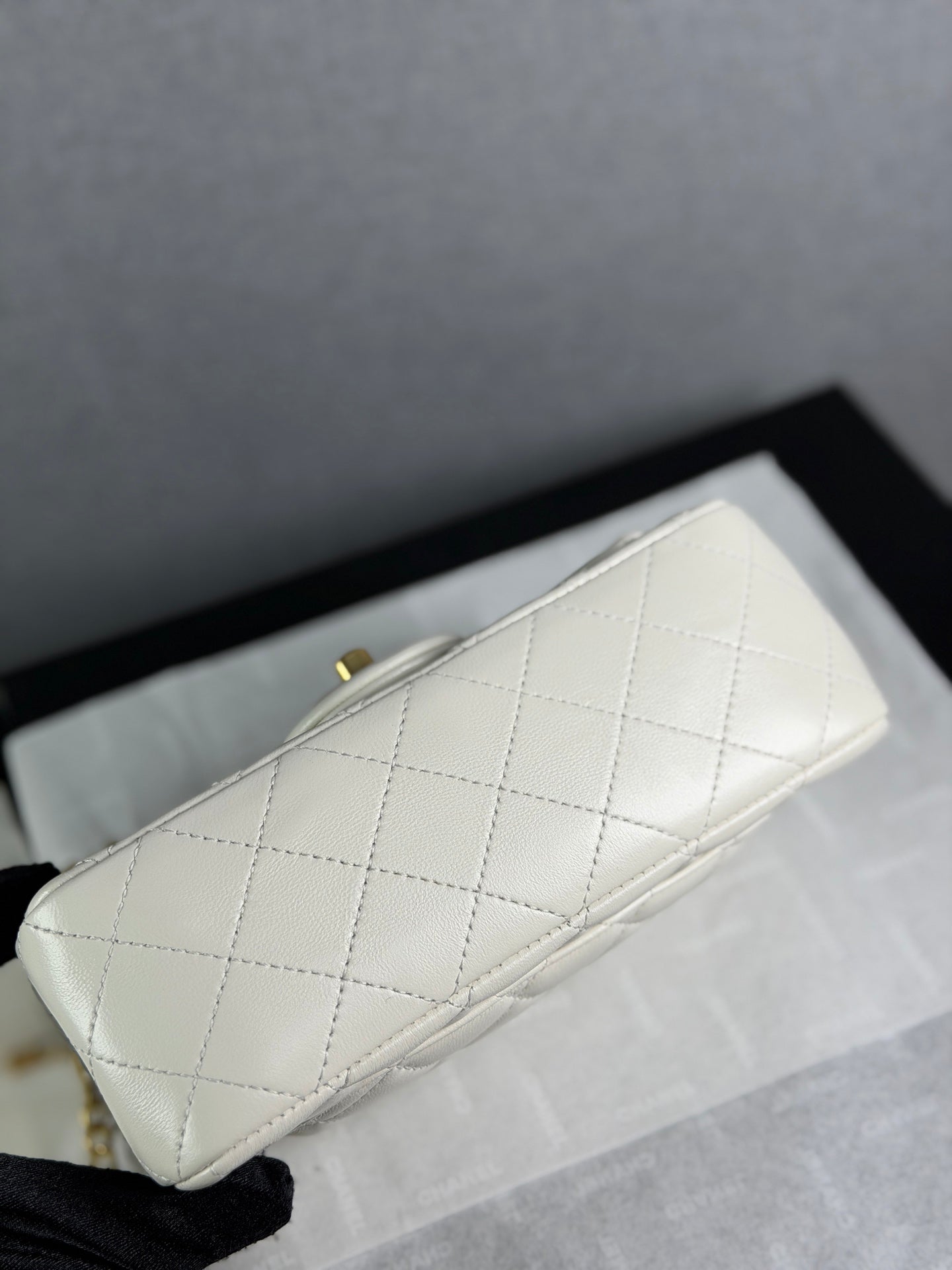 小香家-25B 雙C調節扣Mini cf 白色