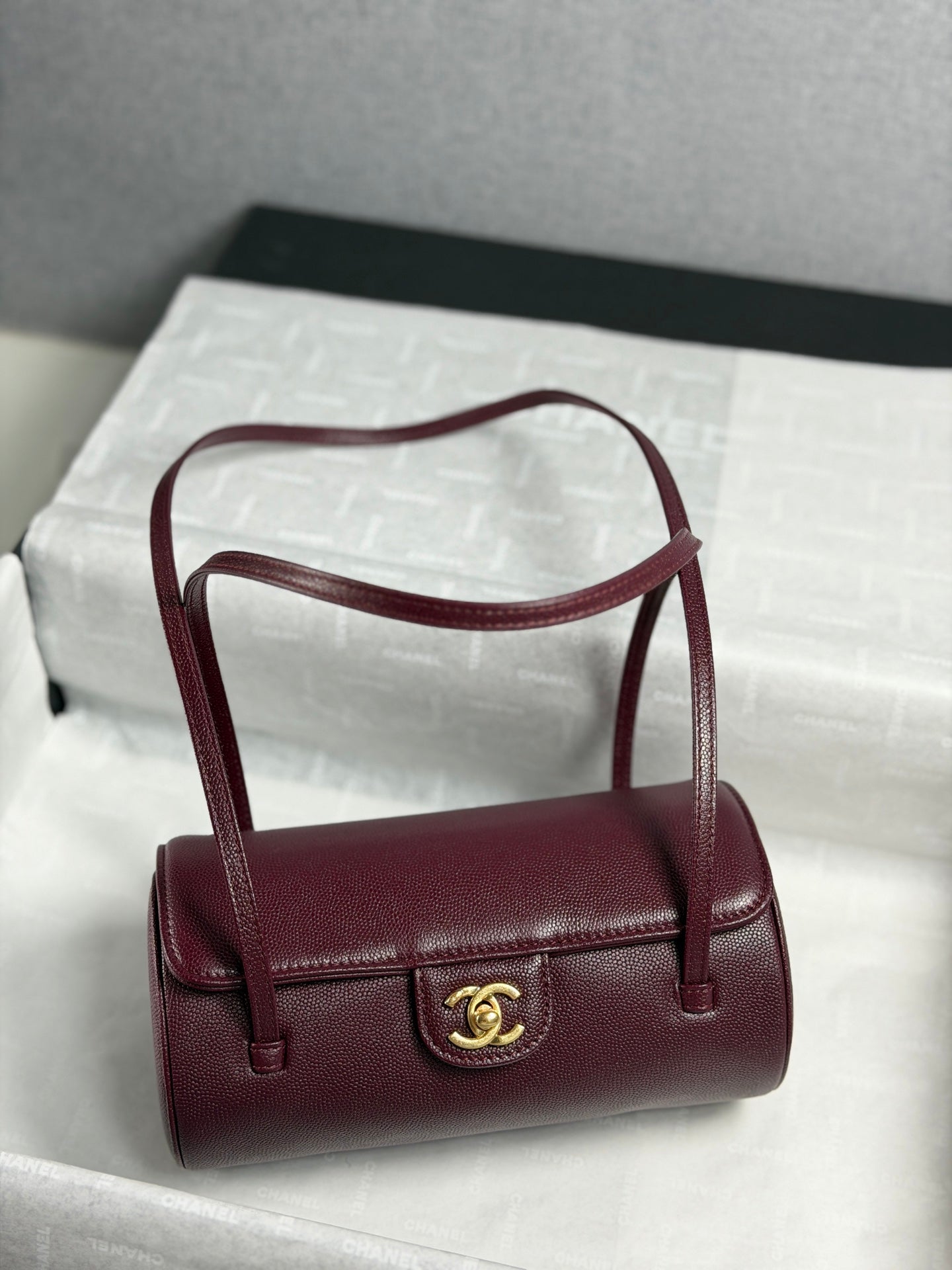 小香家-26P Preppy Coco圓筒包 酒紅色