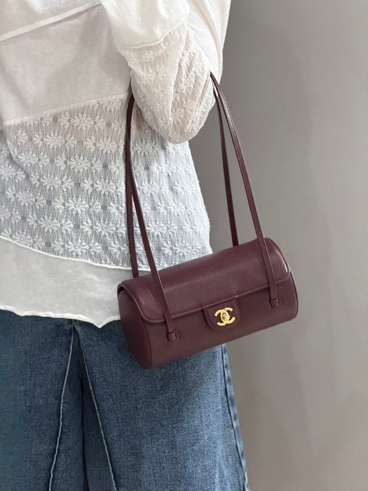 小香家-26P Preppy Coco圓筒包 酒紅色