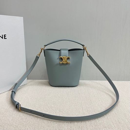 賽C家-Triomphe凱旋徽標 桶包 mini 冰藍色
